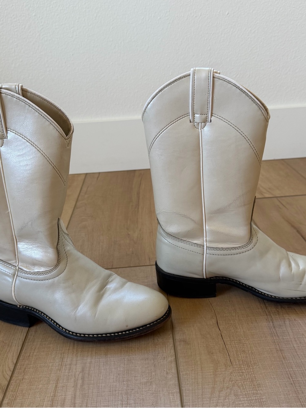 Laredo Women’s 7 Ivory Pearl White Cowboy Boots USA Vintage Western Leather - Picture 2 of 9